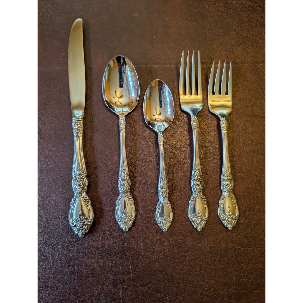 Oneida Wordsworth Stainless Flatware 5 Piece Place Setting Floral Scroll
